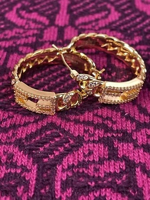 Encantadores pendientes de aro Fendi de cristal dorado joyería de diseñador de lujo para mujer Foto 1 de 4