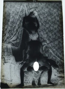 PHOTO SUR PLAQUE DE VERRE NEGATIF EROTISME NU 15 x 10 MAISON CLOSE 1900 EROTIQUE - Imagen 1 de 2