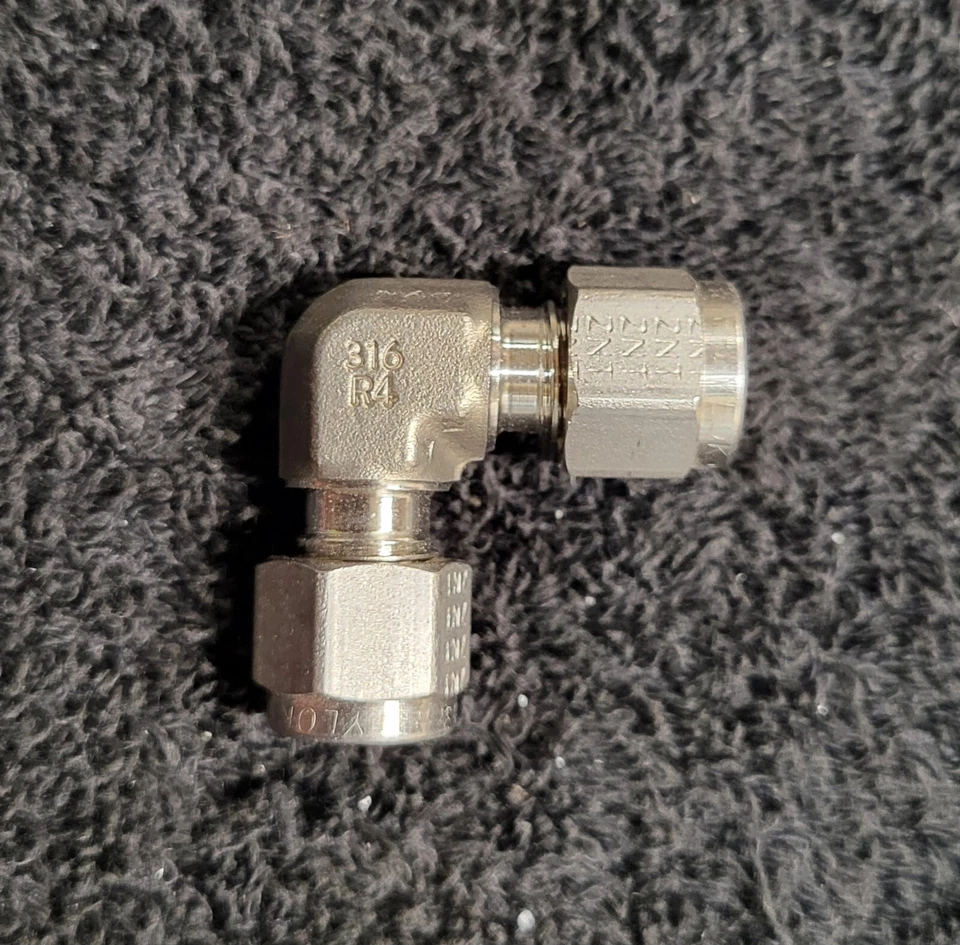 HAM-LET 765L SS 1/4 1/4"x1/4" Elbow Compression Tube Stainless Steel Fitting - Image 1 of 1