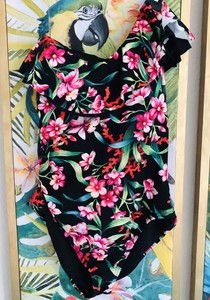 carmen marc valvo swim cruise