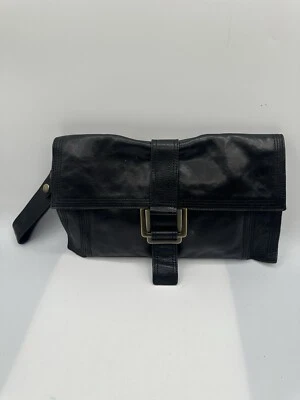 Cartera sin asas con hebilla de cuero negra Kooba Foto 1 de 4