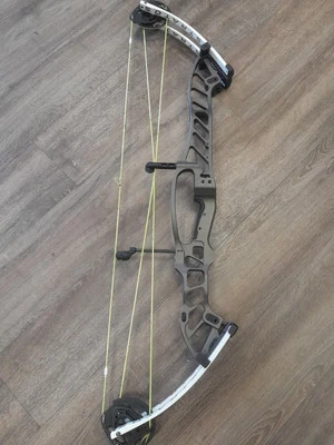 Hoyt Stratos - Image 1 of 3