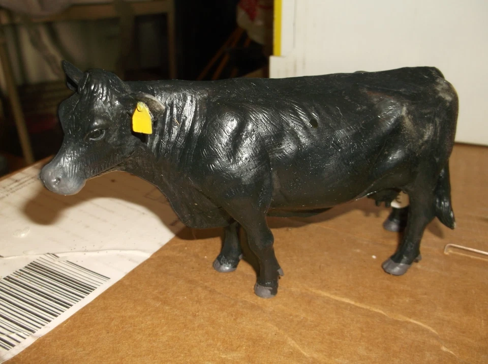 LITTLE BUSTER COW BLACK ANGUS - Image 1 of 1