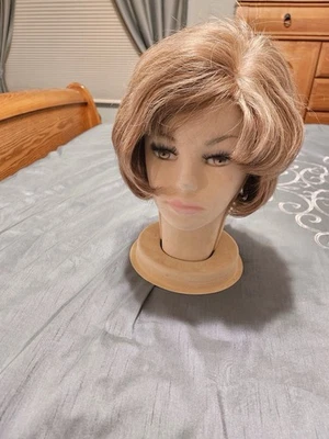 Peluca para mujer rubia miel corte pixie 100 % cabello humano Foto 1 de 4