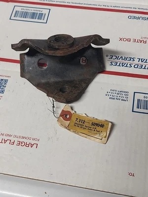 Soporte de resorte trasero Pontiac Torpedo 1946-1948 NOS LH 509048 OEM GM Part SR Foto 1 de 4
