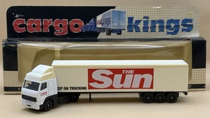 Lledo 1:76 Volvo FH12 Articulated Truck - The Sun - Bild 1 von 2