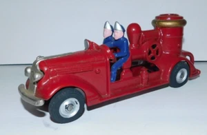 NEAT VINTAGE ARCADE CAST IRON 9" LONG FIRETRUCK FREEPORT IL - Picture 1 of 9