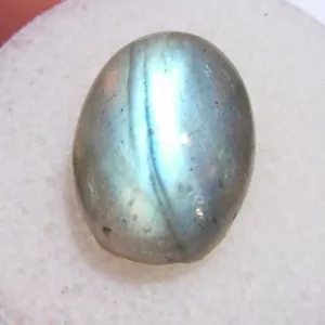LABRADORITE CABOCHAN about 5.845 cts 10x15x5mm - Picture 1 of 2