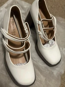 Journee Collection Windy White Round Toe Buckle Heels Women's Sz 8 1/2 - Picture 1 of 3