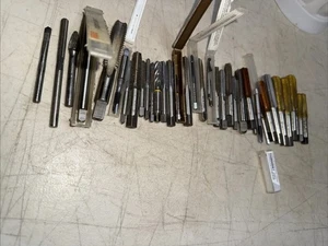Lot of 36 New/Used Straight/Spiral Flute Plug Taps Various Sizes Machinists Tool - Afbeelding 1 van 13