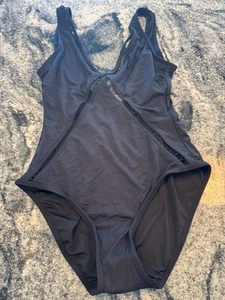 NEW MICHAEL KORS BLACK ILLUSION LATTICE V-NECK ONE PIECE SWIMSUIT SIZE 6 - Picture 1 of 5