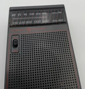 GE FM/AM Handheld Portable Radio 7-2582S Tested and Working - Picture 1 of 8