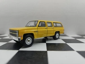 1/64 1987 Greenlight Cheverolet Suburban Chevy 4x4 Truck Square Body 4WD K20 - Bild 1 von 9