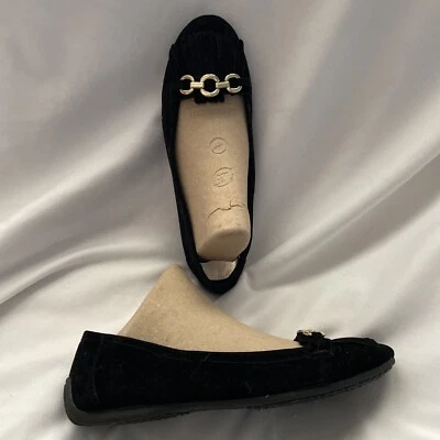 Gold chain Accent sz 11 M Black Faux Suede Flat Loafer Comfort Kilt - Image 1 of 4
