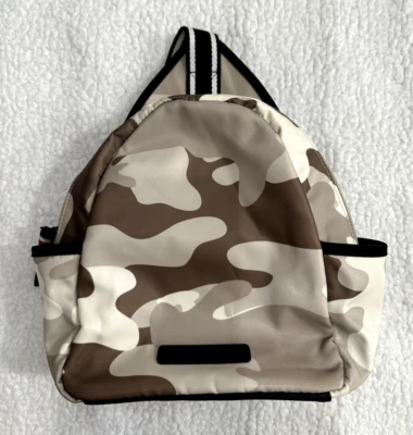 TOMMY HILFIGER CROSSBODY SHOULDER BAG TAN CAMOUFLAGE INSIDE &OUTSIDE POCKETS EUC - Image 1 of 4