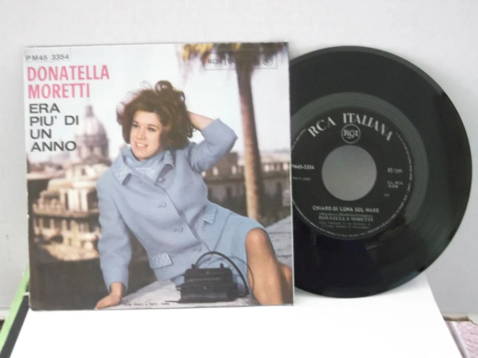 Donatella Moretti,RCA,"Era Piu' Di Un Anno",Italy,7" 45 w P/S,sung in Italian,M - Image 1 of 1