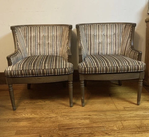Two Vintage Paoli Chair Company Club Chairs. Mid-Century Modern Cover