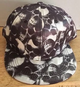GORRA DE BÉISBOL AJUSTABLE SKULLLS POR TODAS PARTES HALLOWEEN HORROR SNAPBACK - Imagen 1 de 4