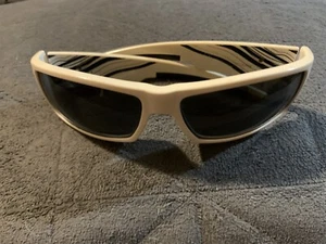 Vintage Black And White Smith Sunglasses - Picture 1 of 7