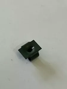 20 Qtà x Dado a molla di fissaggio per bordi 13,5 mm x 7 mm. Numero di parte SN01742/17/80 verde. - Foto 1 di 2
