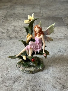 Romantische Feen Figur von Massare handbemalt Fee mit Blumen & Marienkäfer - Bild 1 von 11