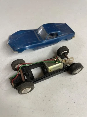 Vintage Revell 1968/69 Corvette with Chassis - Image 1 of 4
