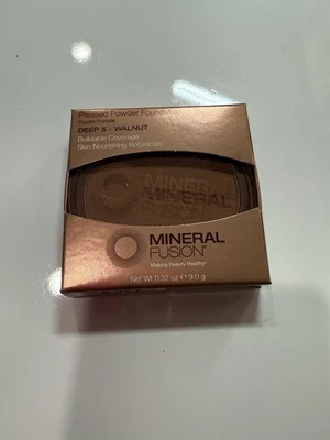 Mineral Fusion Deep 5 Walnut Pressed Powder Foundation 0.32 oz/New - Image 1 of 3
