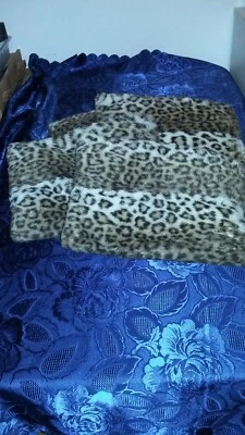 4 ANCIENS COUSSINS FOURRURE DE QUALITE PANTHERE VINTAGE DECORATION 1930 / 1940 - Photo 1/4