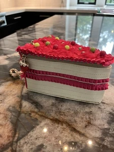 Betsey Johnson "Let them Eat Cake" Slice Cake WRISTLET handbag t3 - Picture 1 of 7