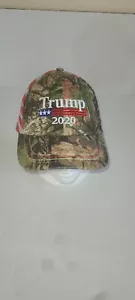 Trump 2020 Camo Flagge Mütze verstellbar Druckknopflasche Netz Trucker-Stil Camouflage auf rot... - Bild 1 von 6