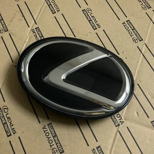 Lexus RX350 RX350L  2016, 2017, 2018, 2019 Front Grille Radar Emblem 53141-48100 - Picture 1 of 4