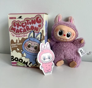 The Monsters Exciting Macaron Pink Bunny with Box & CARD Lychee Berry - Picture 1 of 3