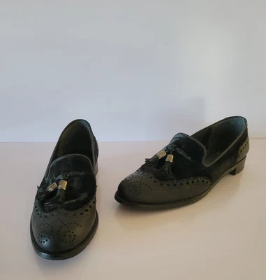 Mocasines para mujer Stuart Weitzman de cuero negro/terciopelo con borla talla 9 Foto 1 de 4