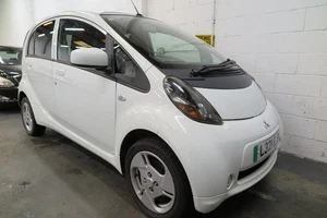 37000 MILES ONLY ,6 MONTHS GOLD WARRANTY - Picture 1 of 17