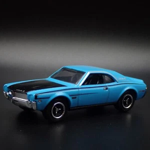 1970 70 AMC JAVELIN MUSCLE CAR 1:64 SCALE COLLECTIBLE DIORAMA DIECAST MODEL CAR - Picture 1 of 7