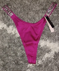 Perizoma da bagno Victoria Secret shine strap nuovo taglia media rosa malvagia  - Foto 1 di 2
