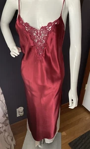 Cinema Etoile Liquid Satin Burgundy Nachthemd Medium - Bild 1 von 2
