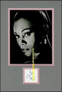 Zoe Saldana Star Trek Uhura Avatar Autógrafo Firmado UACC RD 96 - Imagen 1 de 1