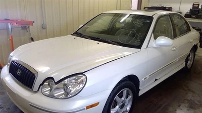 Used Washer Fluid Reservoir fits: 2005 Hyundai Sonata  Grade A - Image 1 of 4