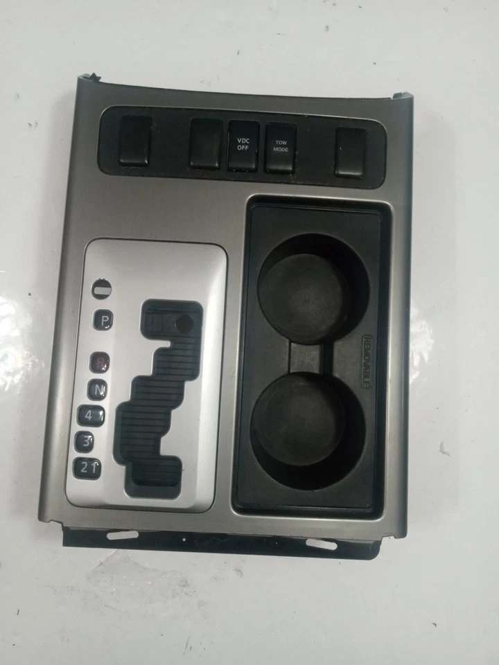 2008-2012 Nissan Armada Titan Gear Shifter Bezel Trim Cup Holder Silver Gray OEM — 第 1/4 张图片