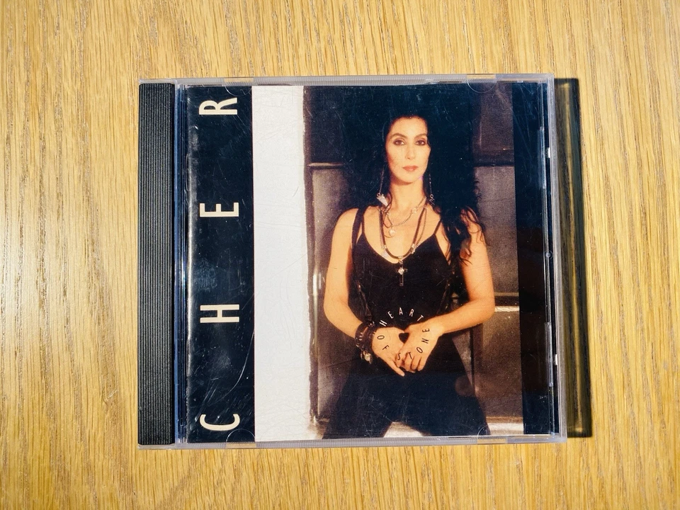 Cher ‎– Heart Of Stone - Immagine 1 di 3