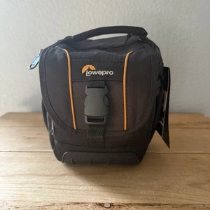 Lowepro Adventura SH 120 II - A Protective and Compact DSLR Shoulder Bag - Picture 1 of 11