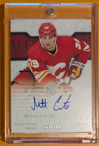 2023-24 UD SP Authentic #RFWA252 Matthew Coronato Retro Future Watch Auto /399 - Bild 1 von 4
