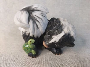 Vintage Porcelain Skunk and Turtle Ornament 'Curiosity' By Deborah Bell Jarrett - Picture 1 of 10