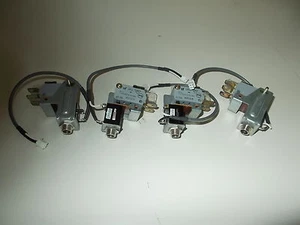 Toma de clavija, conmutable, V-5120R, 16A, 250V, 4 unidades, #K-1-26 - Imagen 1 de 5