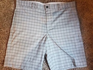 Greg Norman Mens Golf Shorts size 36 Grey/Black Plaid Poly Blend - Picture 1 of 6