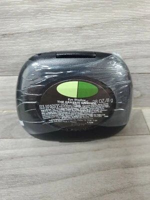 BeautiControl Eye Shadow Duo Greens The Grass is Greener NEW - Image 1 of 2