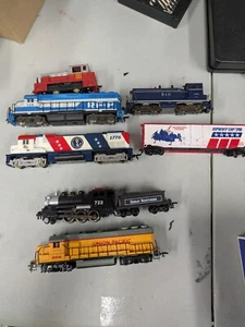 lots of ho scale locomotives used - Picture 1 of 4