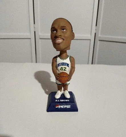 2003/04 P.J. Brown New Orleans Hornets #42 Pepsi Stadium Giveaway Bobblehead Cover