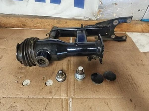 08 HONDA FOREMAN 500 FM SWINGARM W/ AXLE TUBE 4X4 TRX500 09 08 07 - Picture 1 of 5